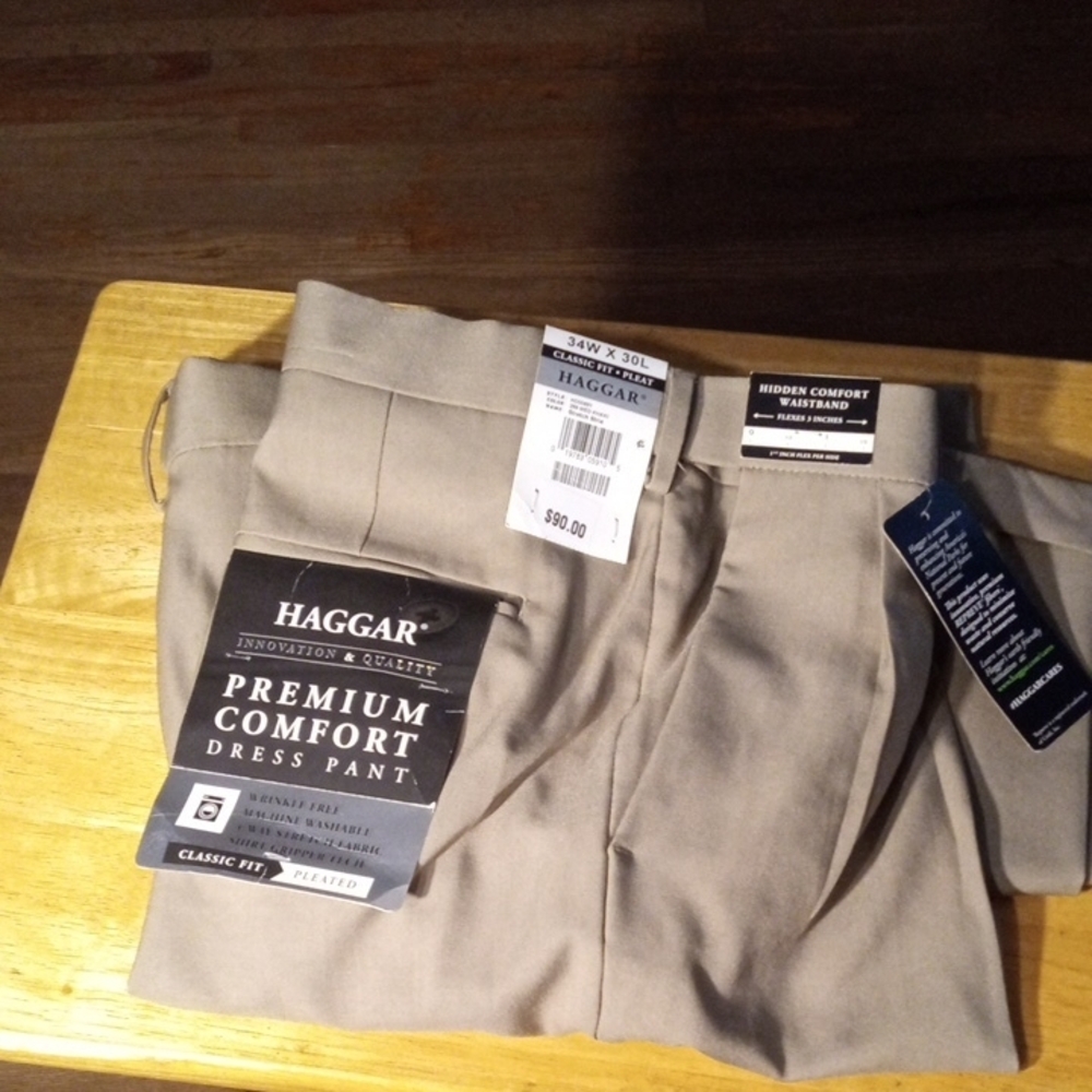 Haggar Premium Comfort Dress Pants in Khaki  34x30